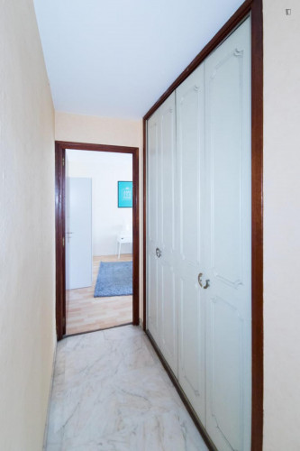 Gorgeous double bedroom with balcony in Compans - Gallery - 13