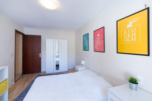 Delightful double bedroom in Compans