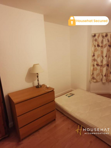 Cowley Road  - Gallery -  4