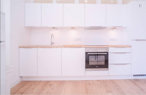 Beautiful room in 6-bedroom apartment in Wedding