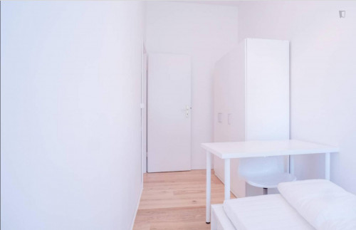 Beautiful room in 6-bedroom apartment in Wedding