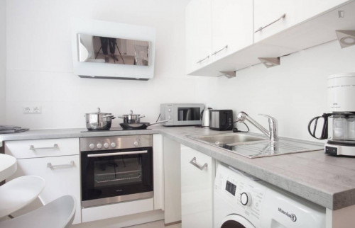 Bright single bedroom close to Deutsche Bahn train station