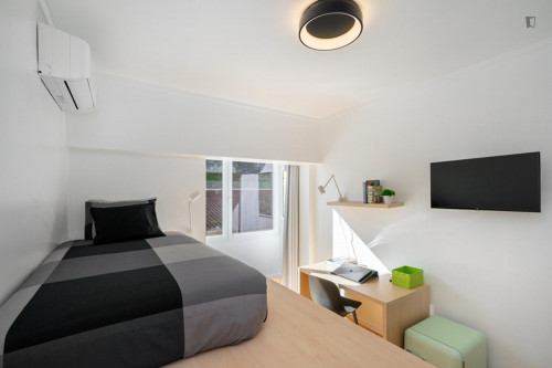 Perfect single bedroom in Leiria