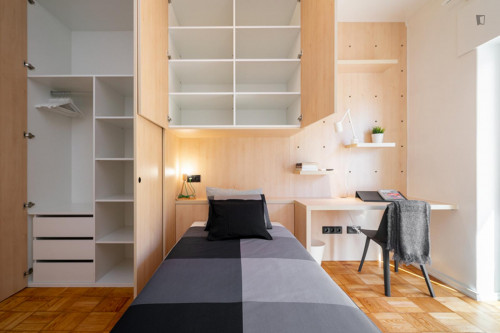 Spectacular single ensuite bedroom in Leiria