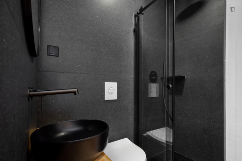 Spectacular single ensuite bedroom in Leiria