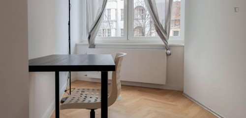 Nice single bedroom close to Subway station Hermannplatz