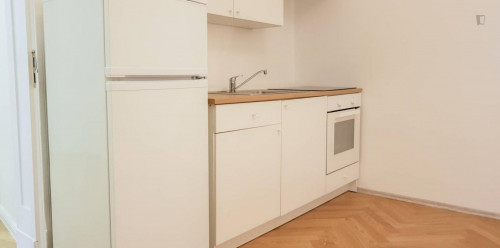 Nice single bedroom close to Subway station Hermannplatz - Gallery - 5