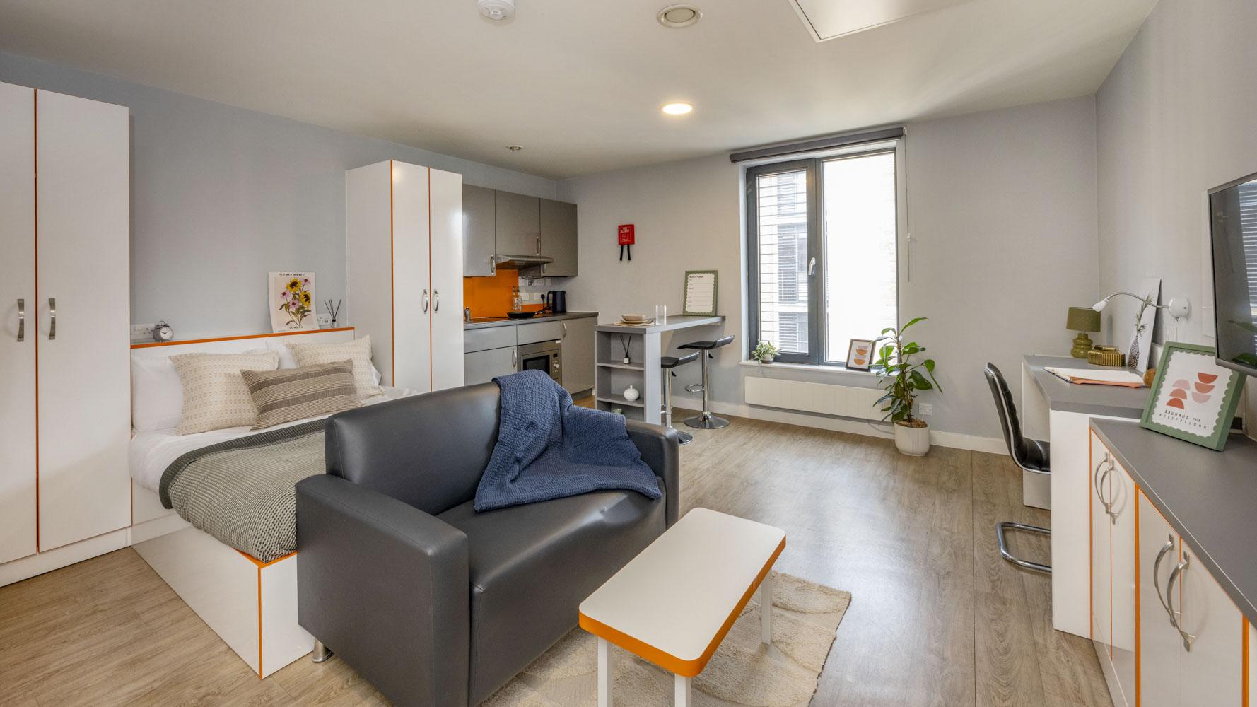 Large Studio - Hannah Court - Gallery - 7