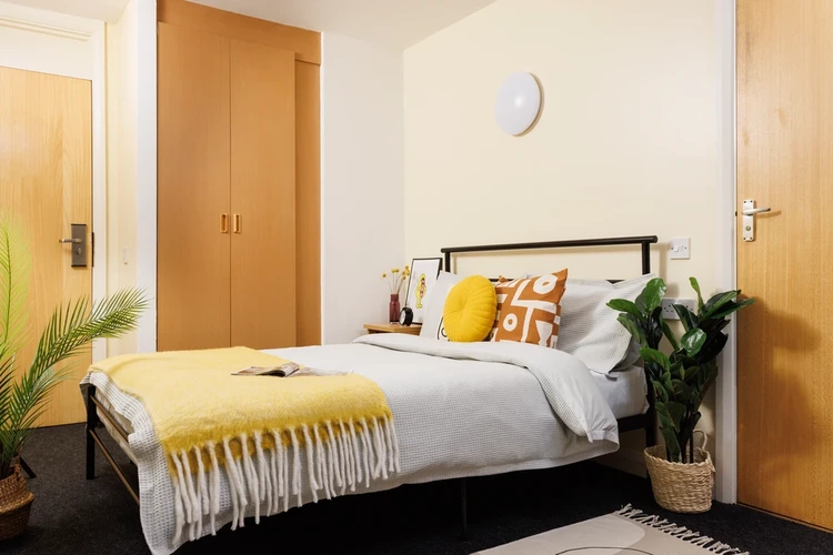 Large Standard Double En-Suite - Westhill Hall - Gallery - 1