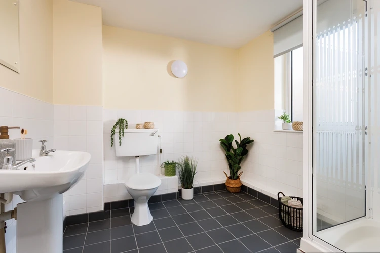 Large Standard Double En-Suite - Westhill Hall - Gallery - 2