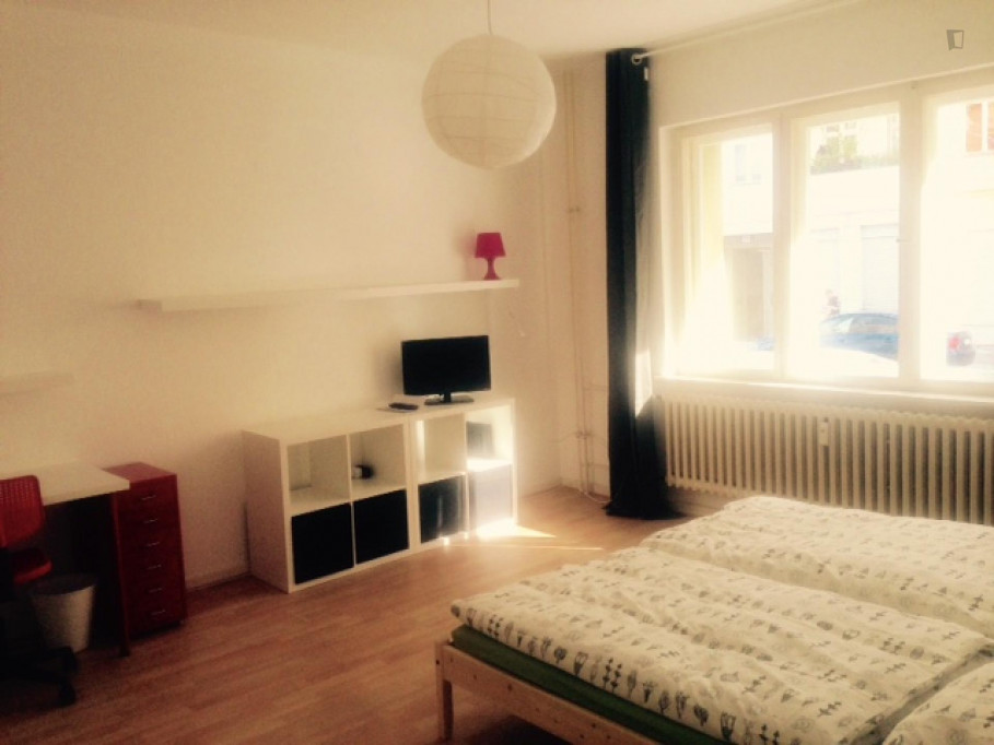 Comfy 1-bedroom flat near U-Bhf Nauener Platz metro station