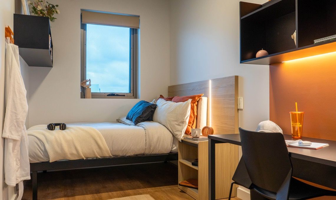 4 Bedroom, 2 Bathroom Apartment - The Switch Adelaide Central - Gallery - 1