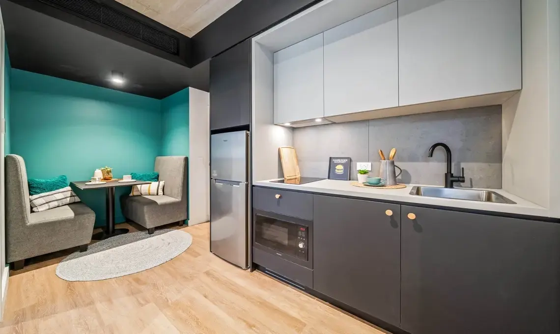 Cosy Two Bedroom Apartment - 2