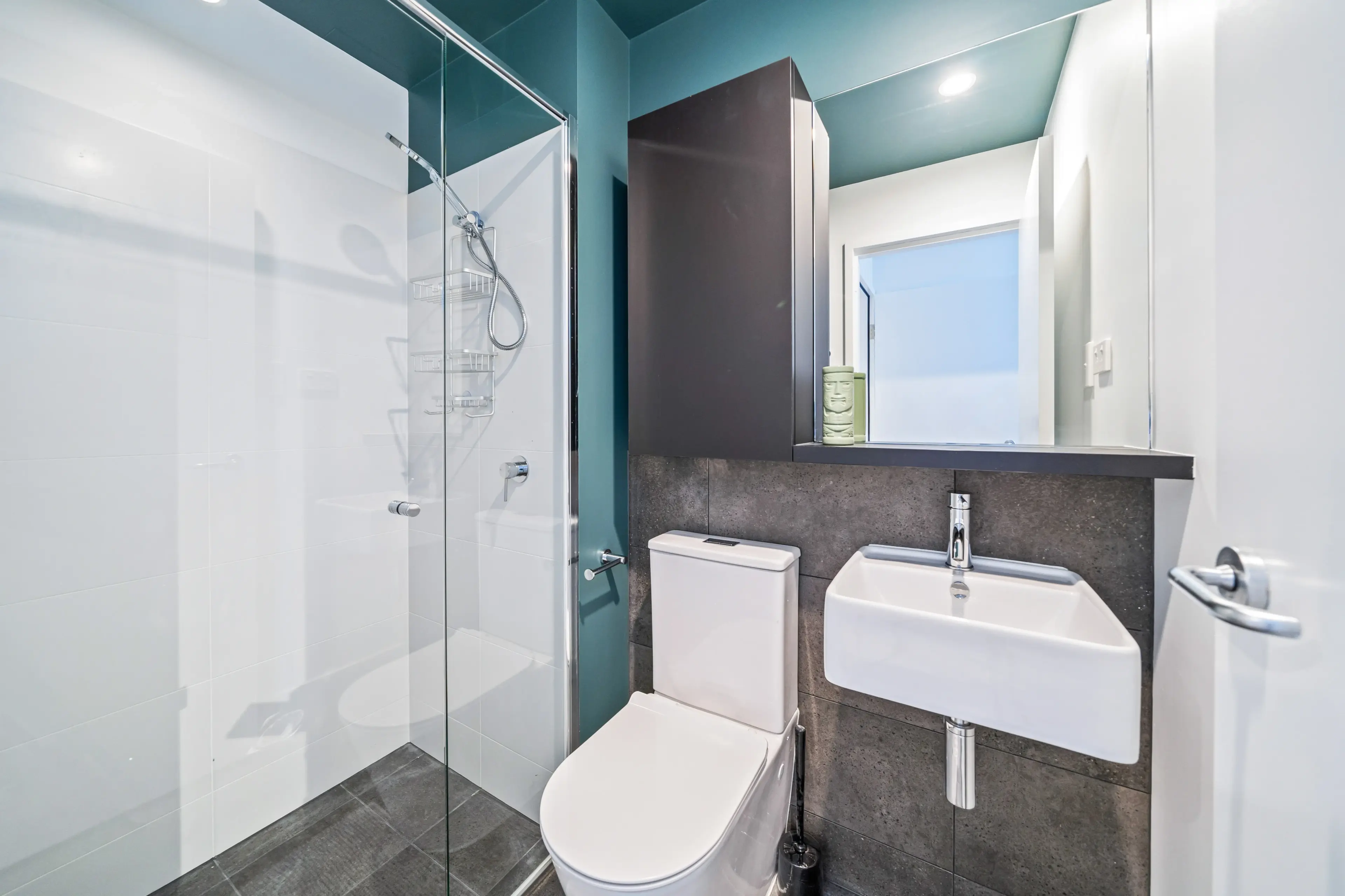 Cosy Two Bedroom Apartment - 4