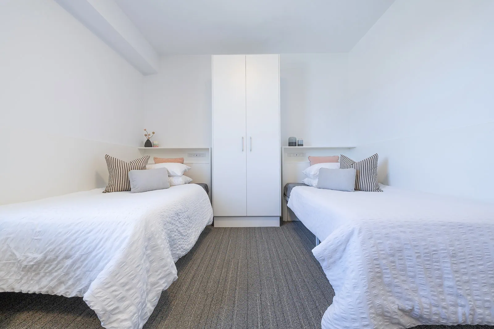 Deluxe Twin Share Studio - Dwell East End Adelaide - Gallery - 6