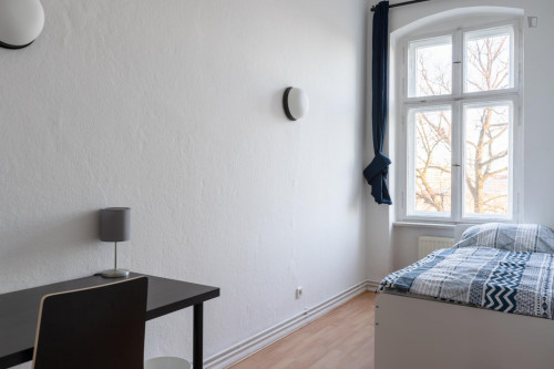 Bright single bedroom near S Pankow-Heinesdorf station