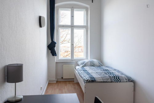 Bright single bedroom near S Pankow-Heinesdorf station