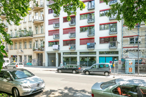 Helle Wohnung in Berlin Kreuzberg am Mariannenplatz hochwertig saniert!