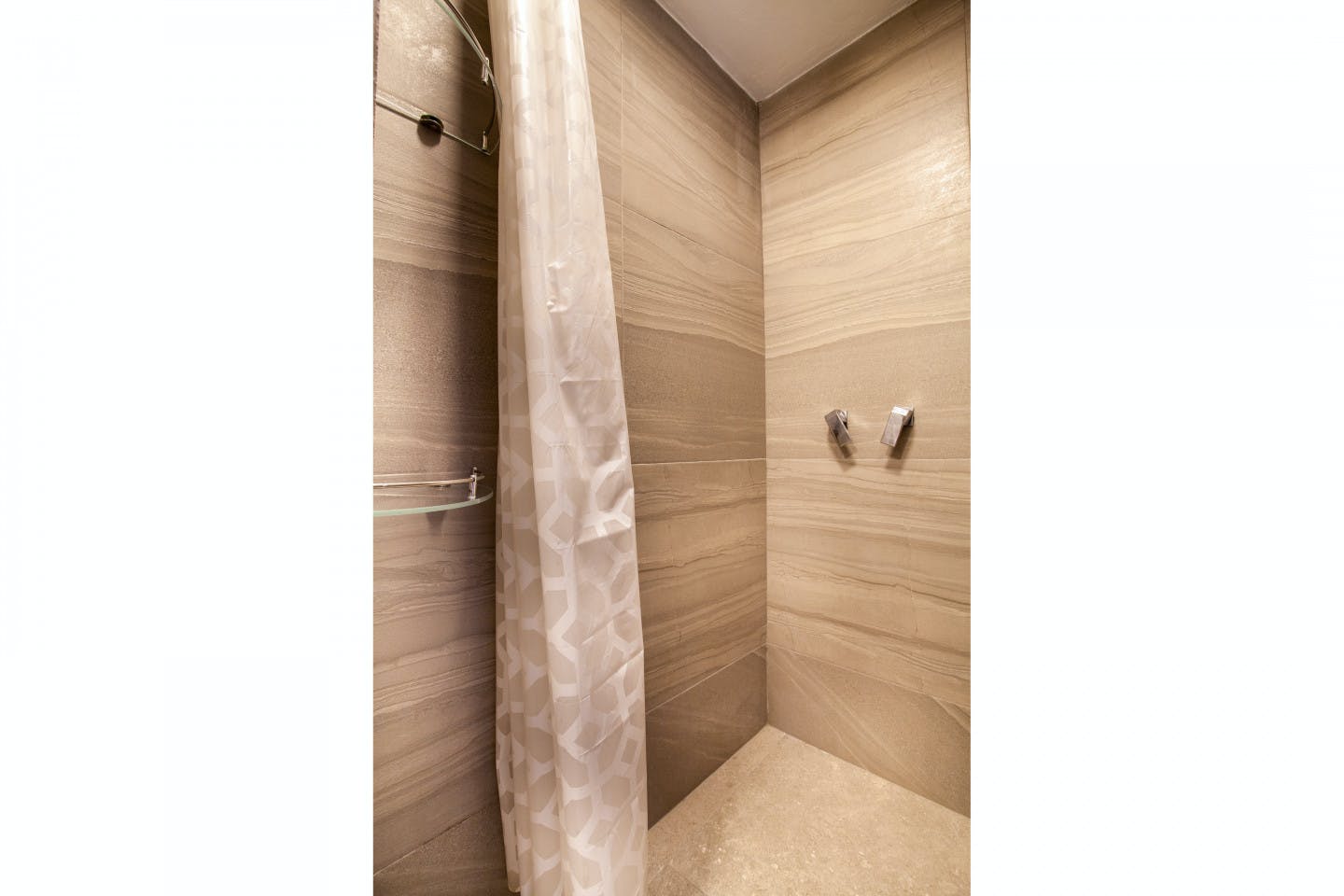 Delta Room - 12