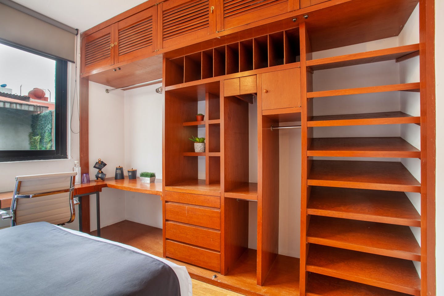 Epsilon Room - 4
