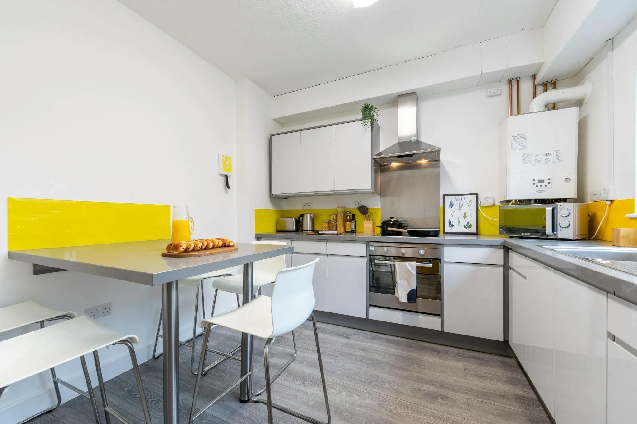 Planet Mars | 5 Bedroom House - Cathedral Campus - Gallery - 3