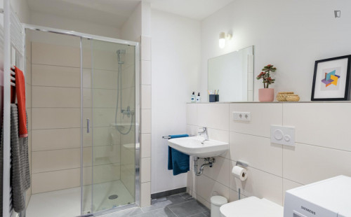 Luminous single bedroom in Westend-Süd - Gallery - 5
