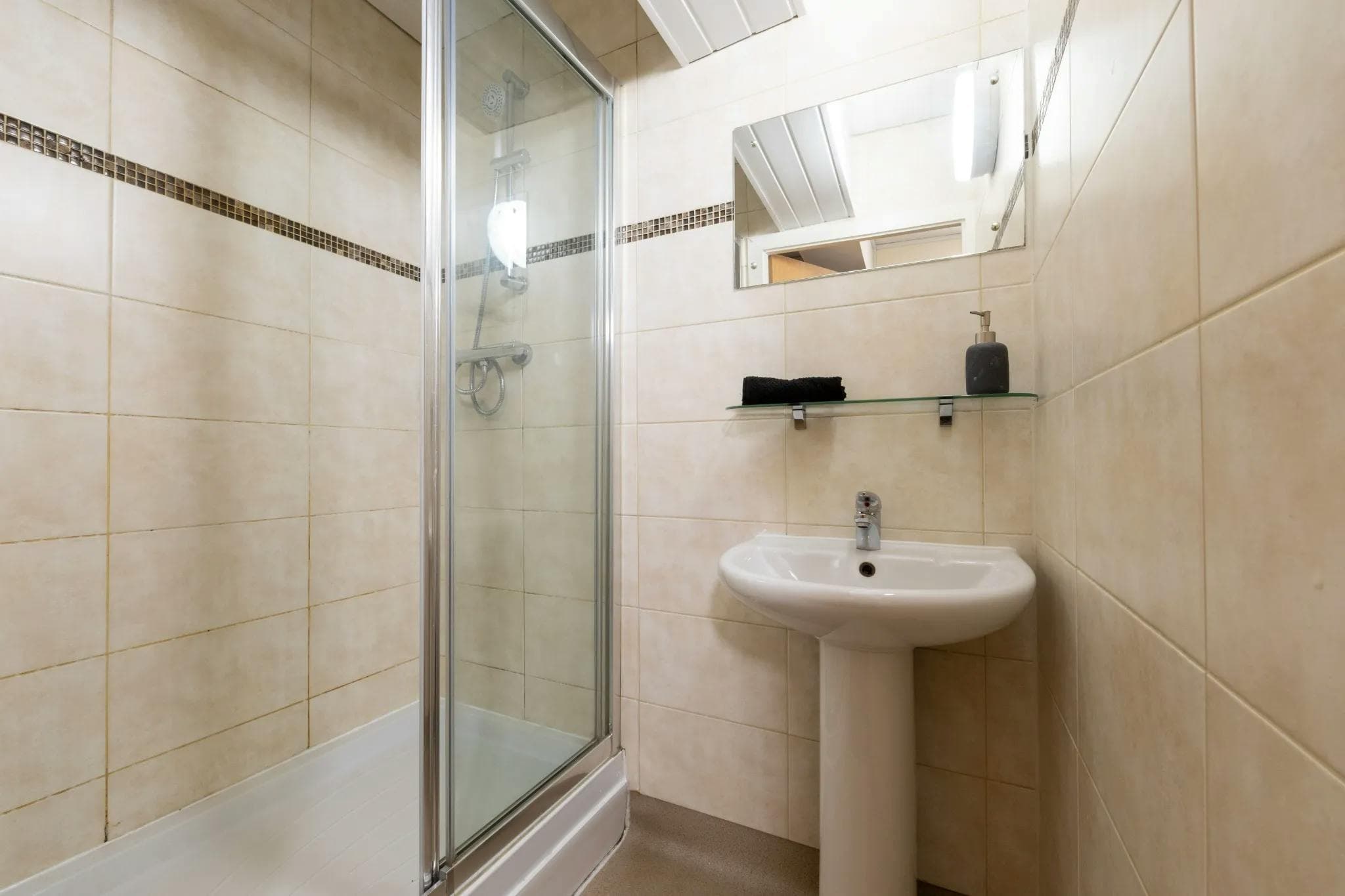  جابتر  -  Manchester Student Village  - Gallery -  3