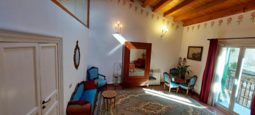 Large cozy double bedroom with private balcony in Palermo's historic center