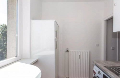 Charming double bedroom in a 4-bedroom apartment near Betriebsbahnhof Berlin-Schöneweide train station - Gallery - 10