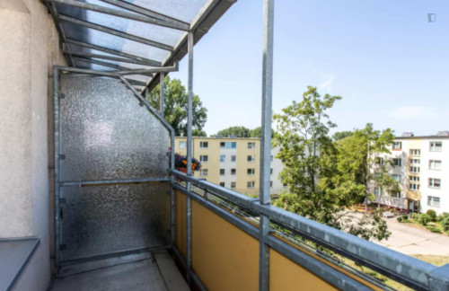Charming double bedroom in a 4-bedroom apartment near Betriebsbahnhof Berlin-Schöneweide train station
