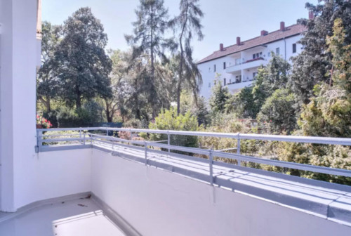 Bright single bedroom in a 3-bedroom apartment near U Grenzallee (Berlin) transport stop