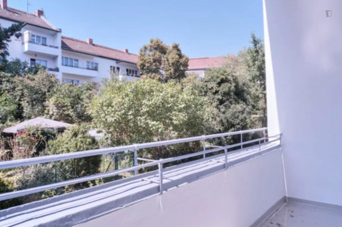 Bright single bedroom in a 3-bedroom apartment near U Grenzallee (Berlin) transport stop - Gallery - 11