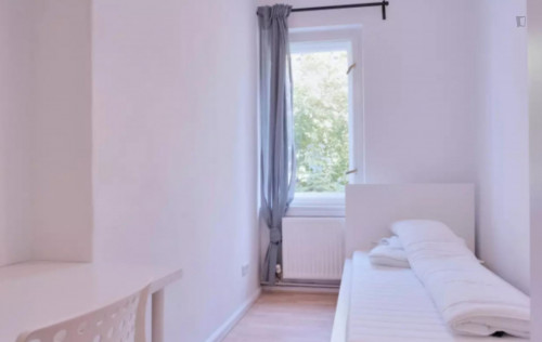 Bright single bedroom in a 3-bedroom apartment near U Grenzallee (Berlin) transport stop - Gallery - 17