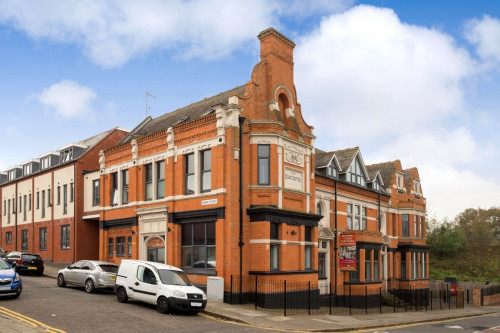 Hops House - Gallery - 5