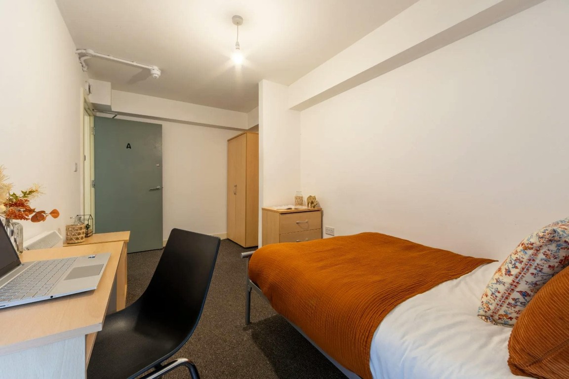 Silver Non En-Suite - The Grafton - Gallery - 7