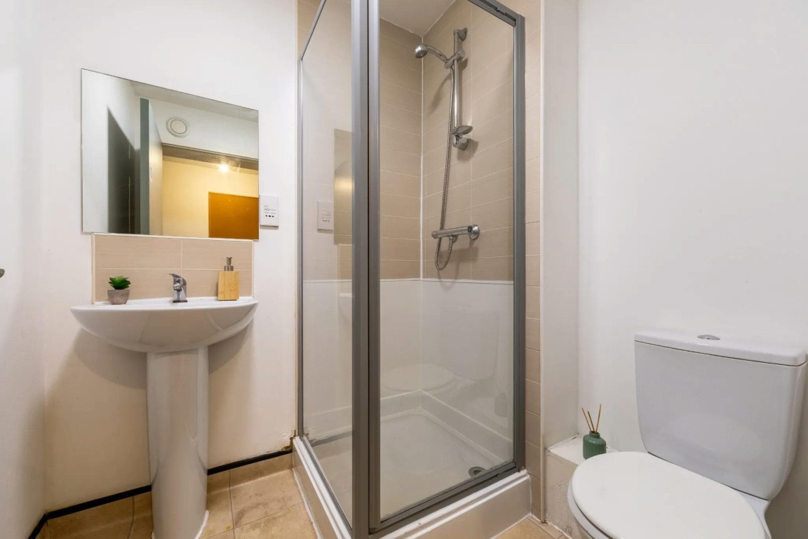 Silver Non En-Suite - The Grafton - Gallery - 2