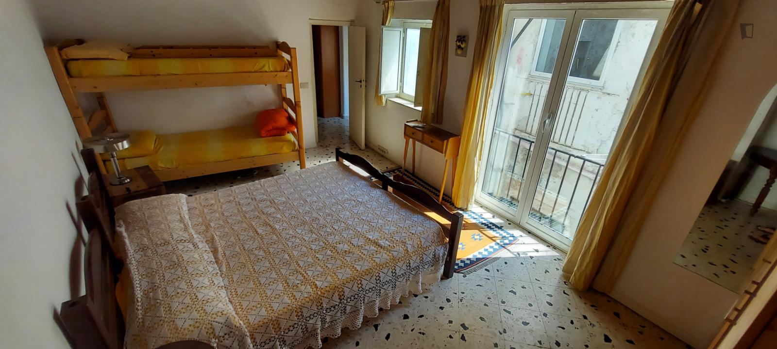 Bright And Quiet Double Bedroom In Palermo's Historic Center - 1