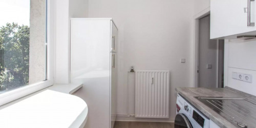Ample double bedroom in residential Adlershof - Gallery - 10