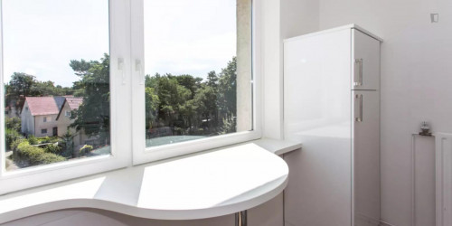 Ample double bedroom in residential Adlershof - Gallery - 9