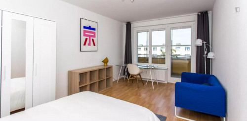 Ample double bedroom in residential Adlershof - Gallery - 18