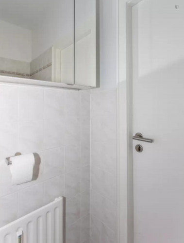 Ample double bedroom in residential Adlershof