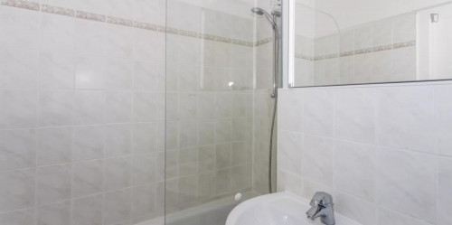 Ample double bedroom in residential Adlershof - Gallery - 7