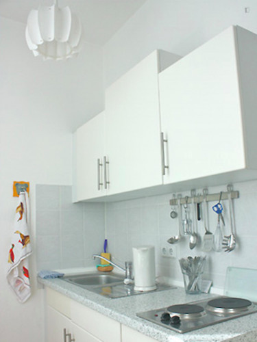 Compact and bright studio in Friedrichshain - Gallery - 9