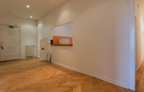 Cute room in 6-bedroom apartment in Westend