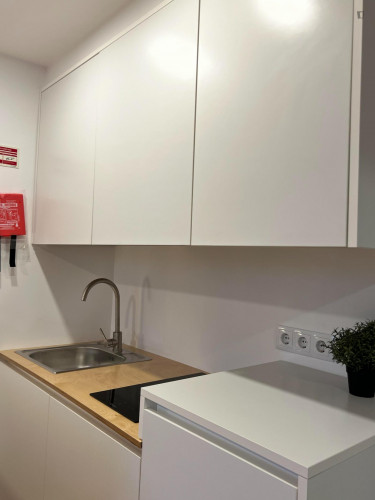 Lovely studio with view over the city, in Baixa de Santa Clara  - Gallery -  5
