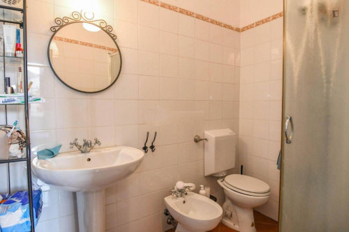 Welcoming twin ensuite bedroom near Parco Massari