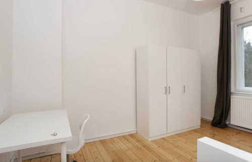 Beautiful single bedroom with balcony