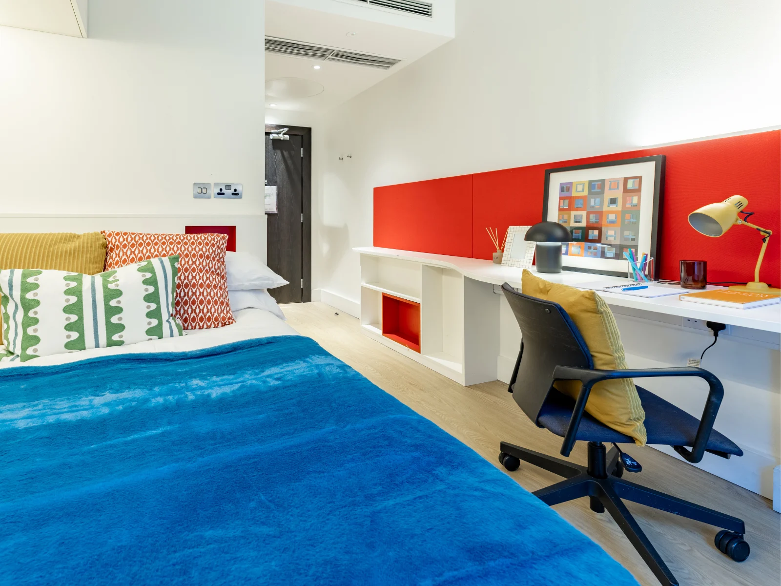  Economy En Suite  -  Spring Mews  - Gallery -  1