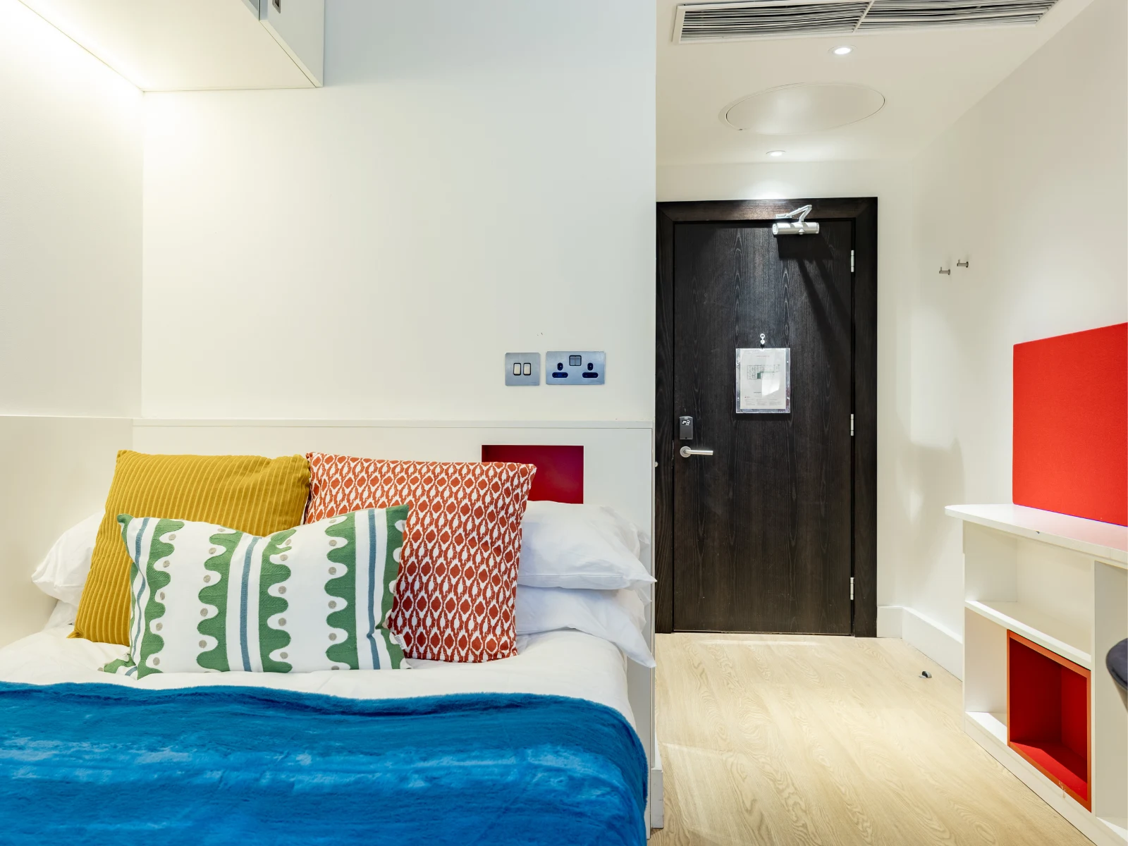  Economy En Suite  -  Spring Mews  - Gallery -  9
