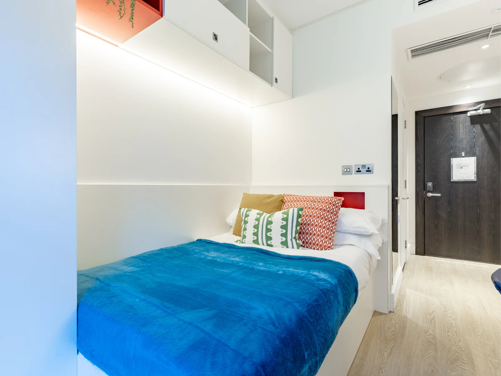  Economy En Suite  -  Spring Mews  - Gallery -  7